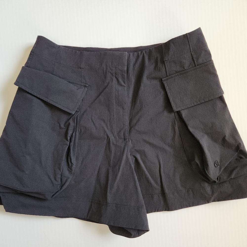 Lululemon High Rise Cargo Shorts Size 10 Black NWOT